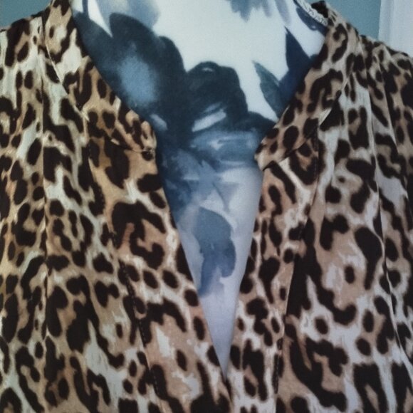 Leopard print short-sleeve button-front blouse, EUC - Picture 3 of 7